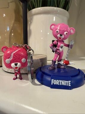 Fortnite Cuddle Team Leader figure & Funko Pocket Pop! Keychain    figures toys